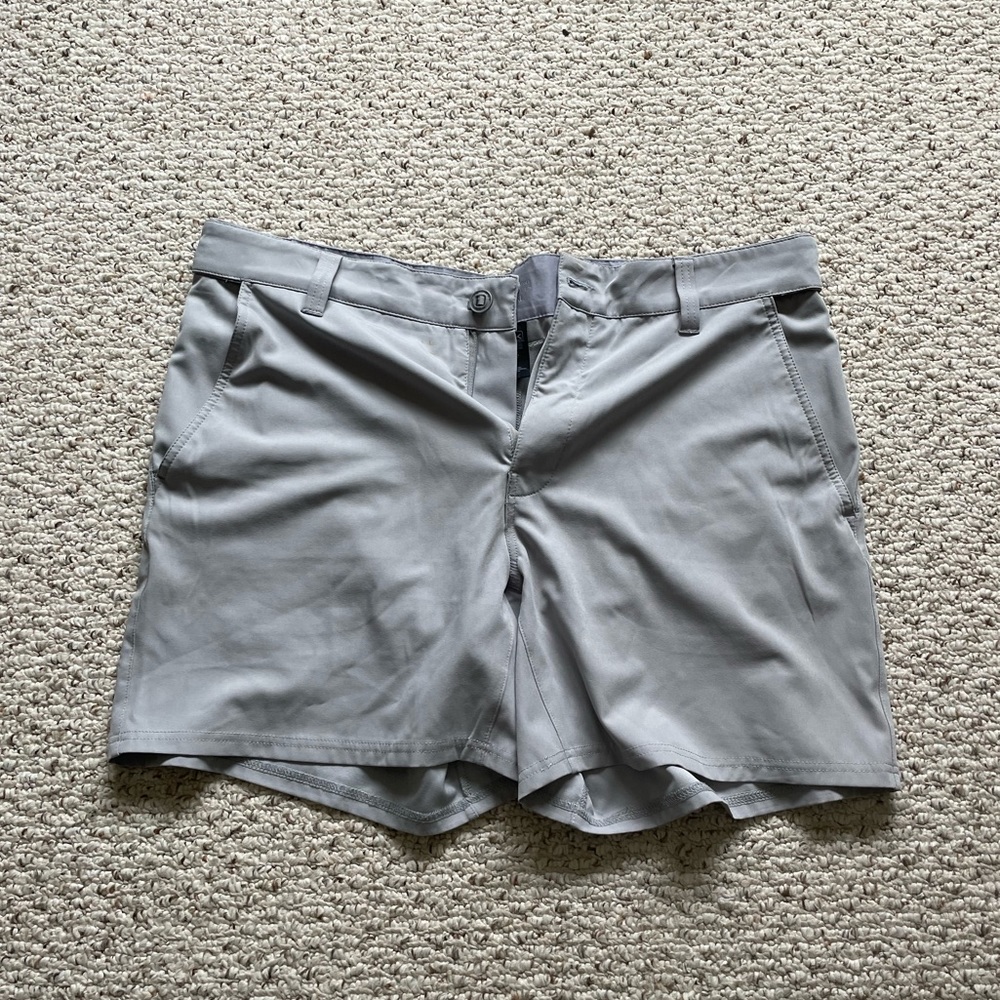 HUK performance men’s shorts